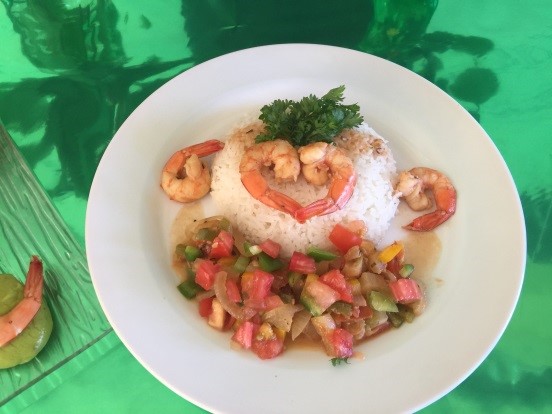 Cœur de crevettes sur riz d'été et sa mousse d'avocat