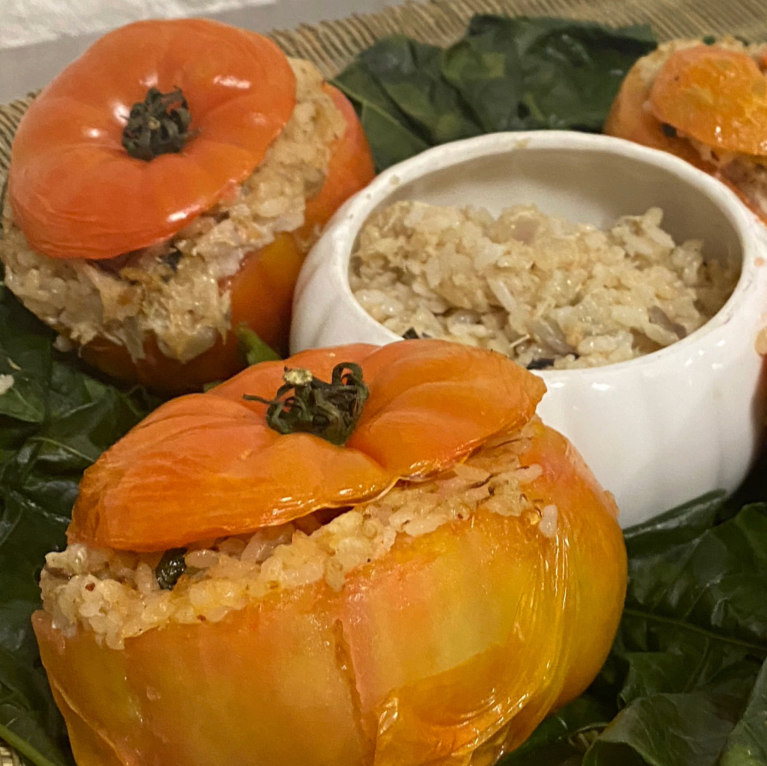 Tomate farcie au crabe et riz au lait de coco