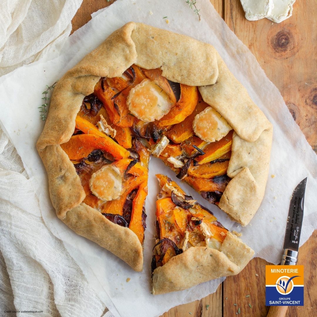 Tarte rustique butternut, chèvre et oignons rouges caramélisés