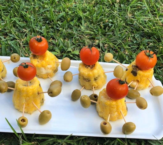 Recette « Les Bonhommes de riz » par les enfants de L’Institut Spécialisé Autisme – Les Lucioles.